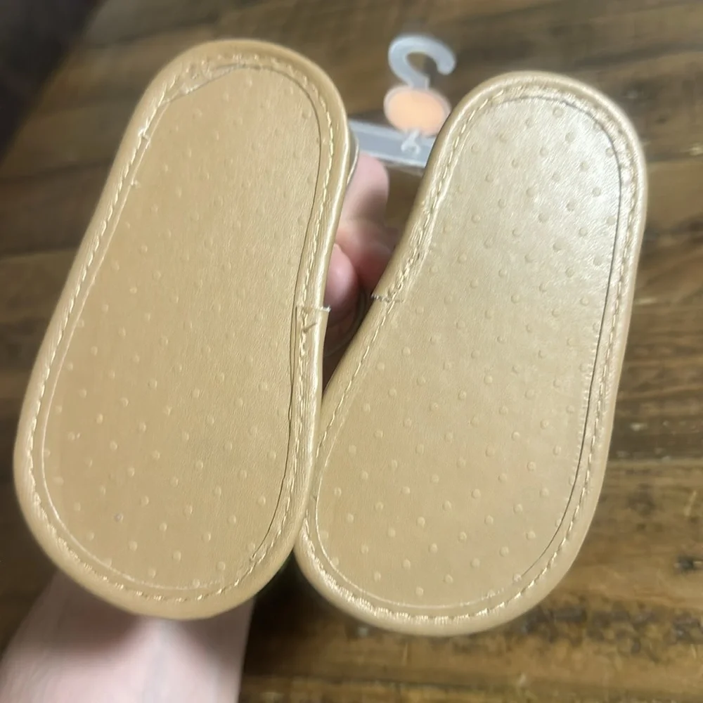 CARTER’S BABY SANDALS: GOLD: NEW WITH TAGS: SIZE 4 (9-12 MTH)